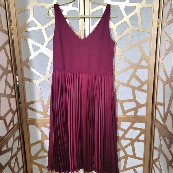 Banana Republic Dresses & Skirts - NWT BANANA REPUBLIC Wine Pleated Satin & Chiffon Dress